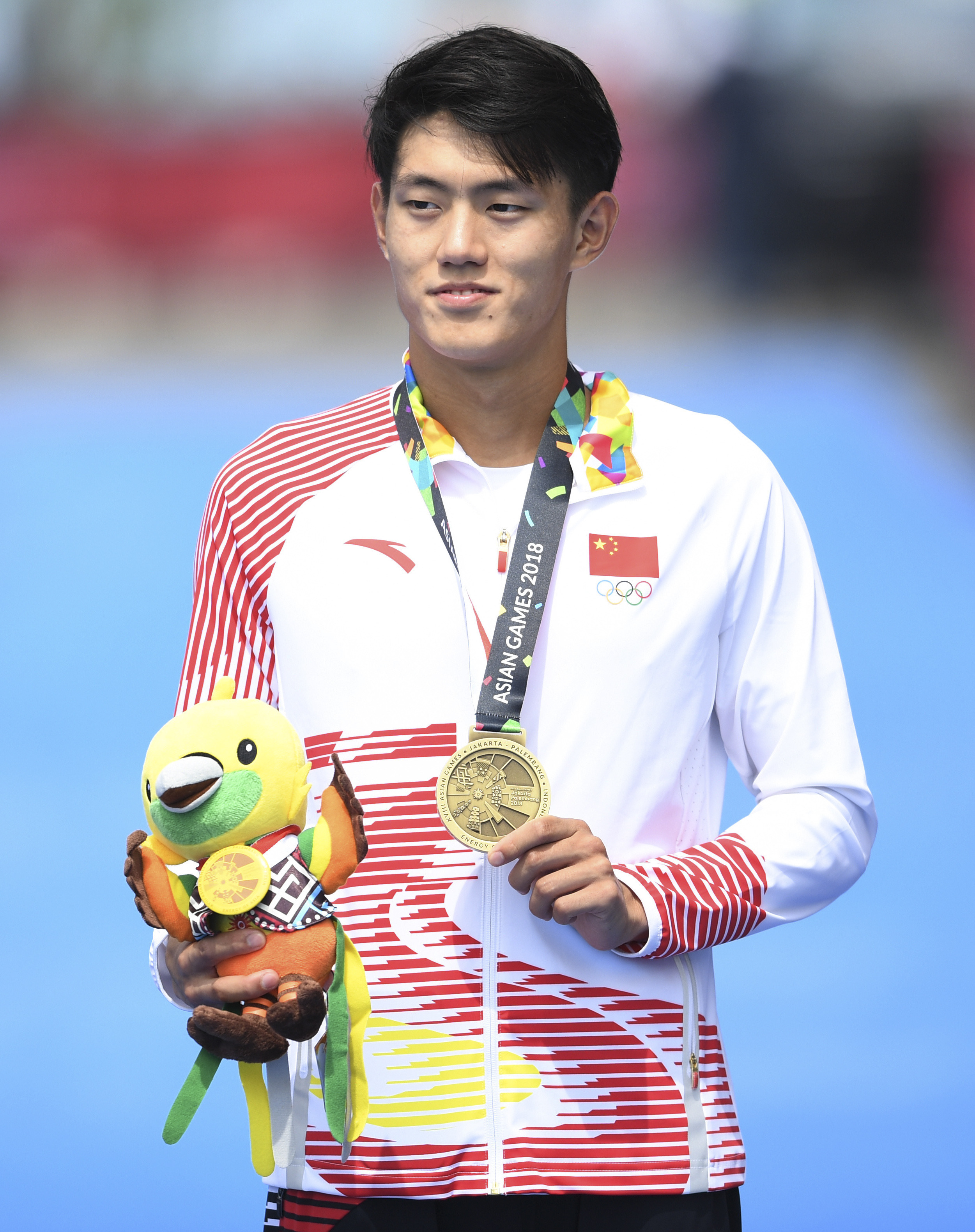 包含亮点球员：李明抢下本场最高的28分，彰显全能本色！的词条