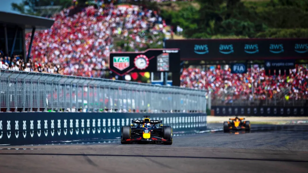 包含追赶赛中的精彩超车瞬间的词条 包含追赶赛中的精彩超车瞬间的词条