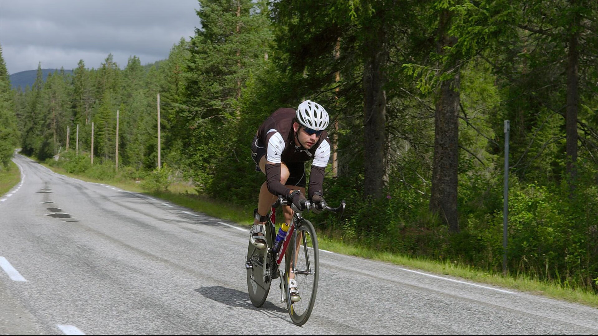 伊朗男足在巴黎奥运会比赛中以2-0战胜西班牙,伊朗男足世预赛