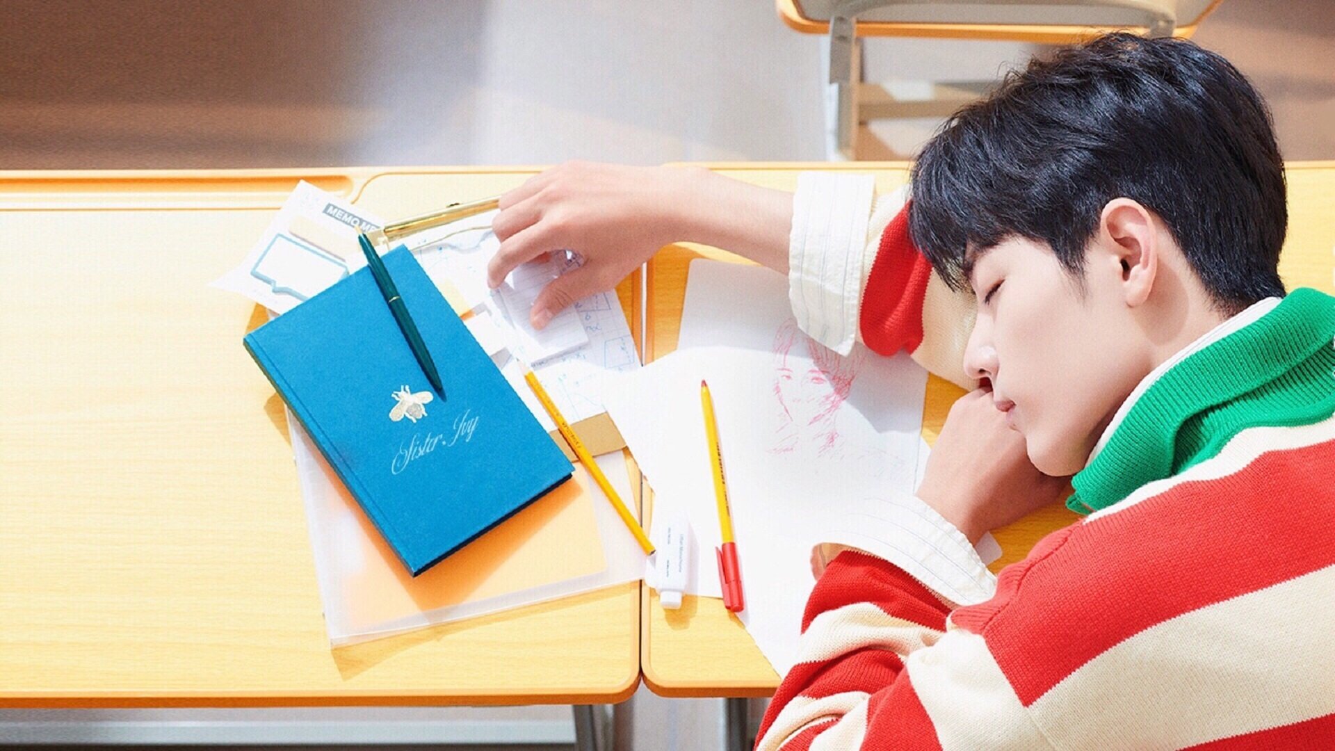 开云APP-新赛季五大联赛红牌频率与裁判尺度分析，五大联赛红牌停赛规则